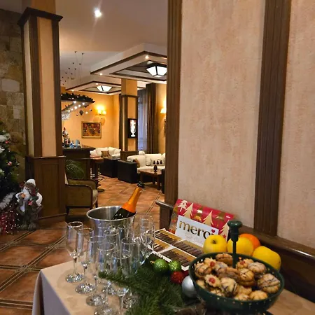 Отель Evelina Palace 4*