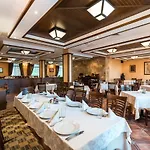 Evelina Palace Hotell 4*
